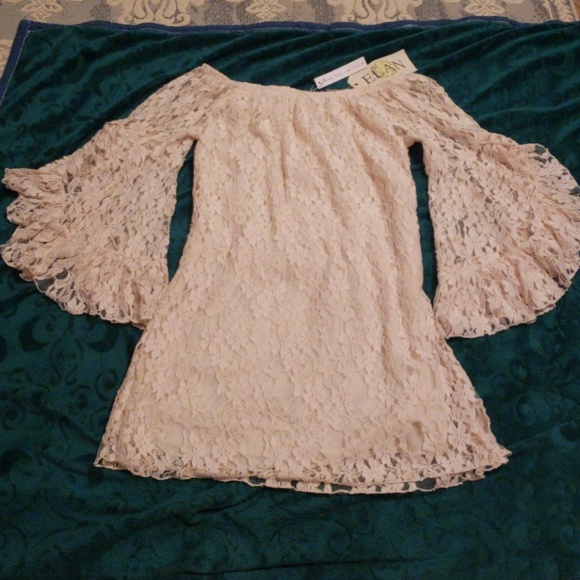 Elan Tops - Stunning Lace Top